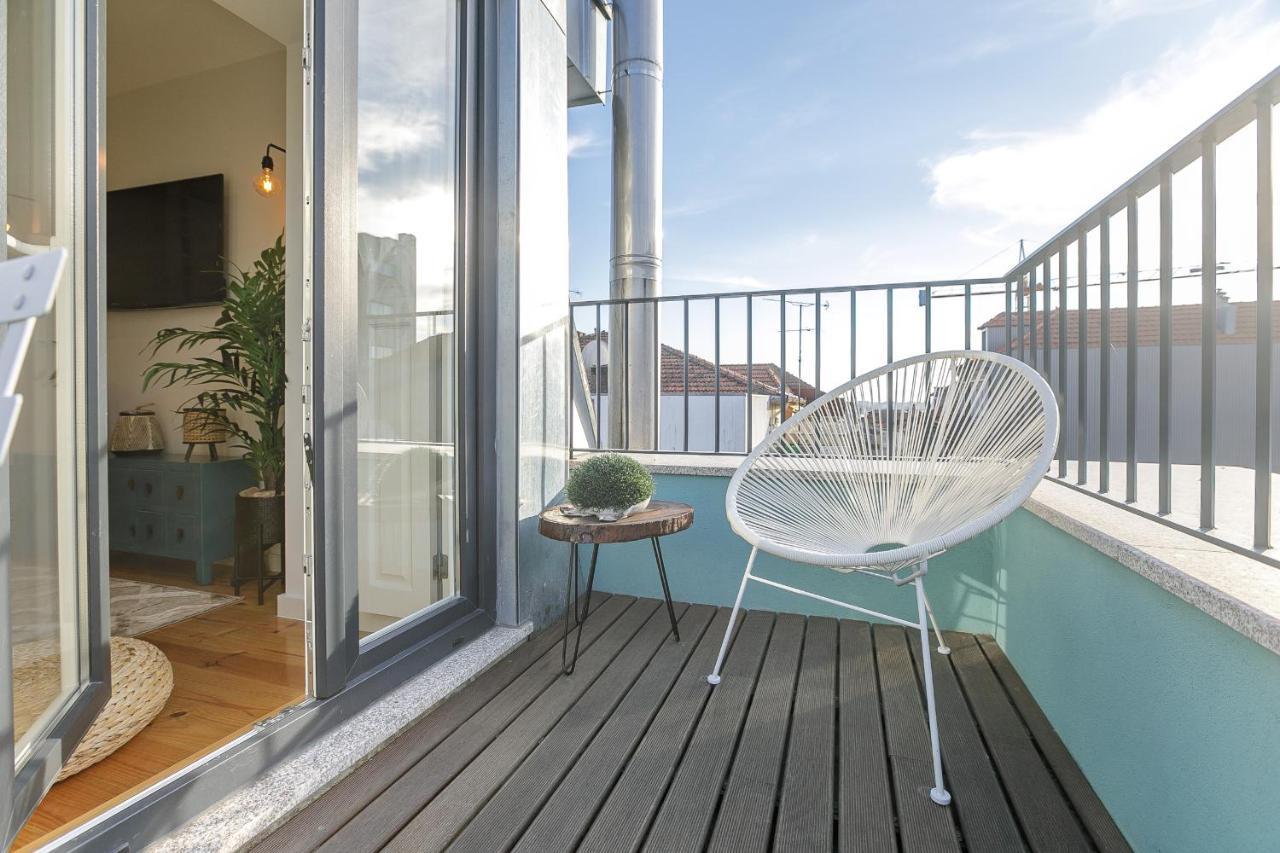 Lovelystay - Downtown Studio With Pool, Ac And Balcony OOporto Exterior foto