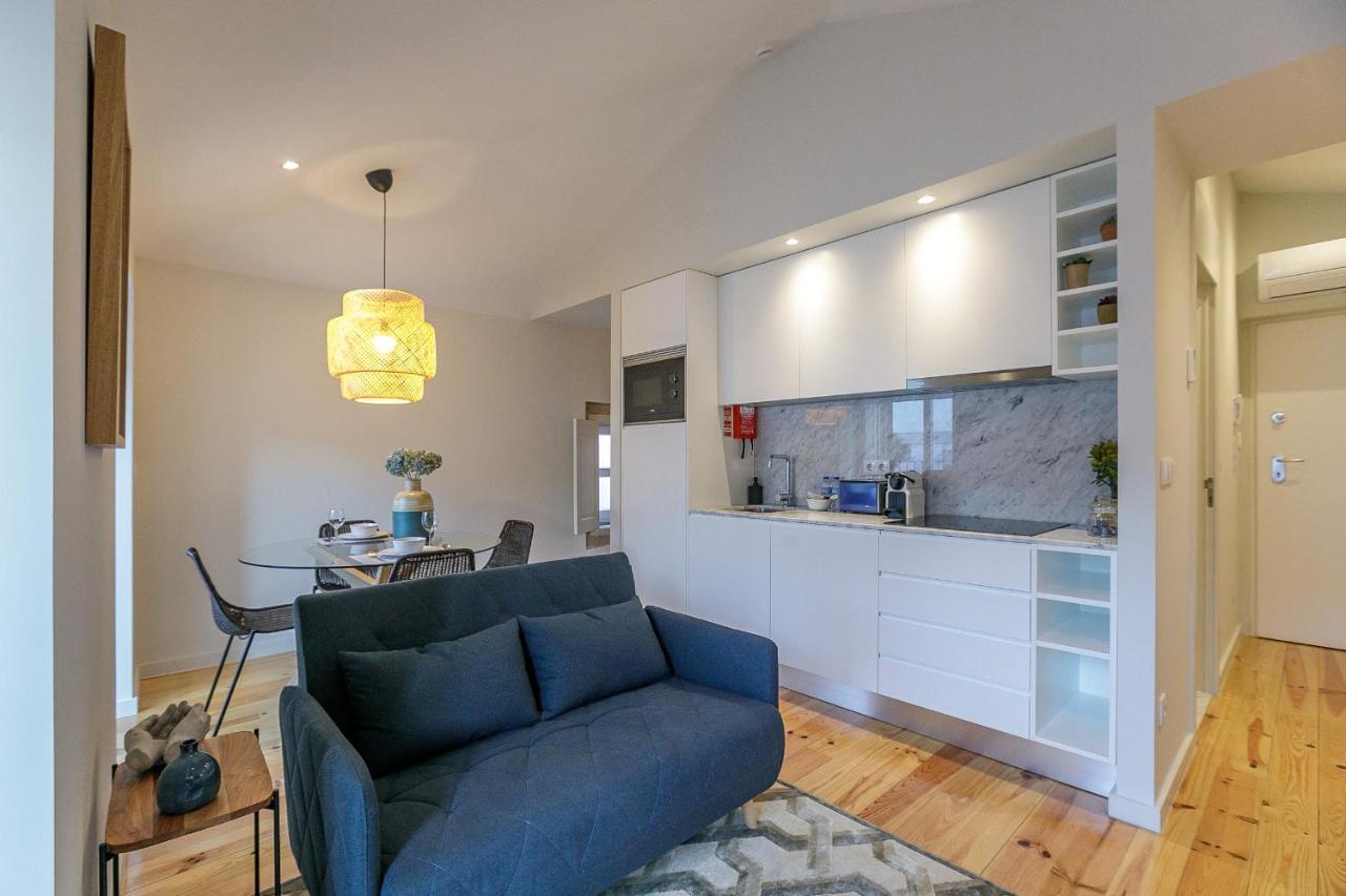 Lovelystay - Downtown Studio With Pool, Ac And Balcony OOporto Exterior foto
